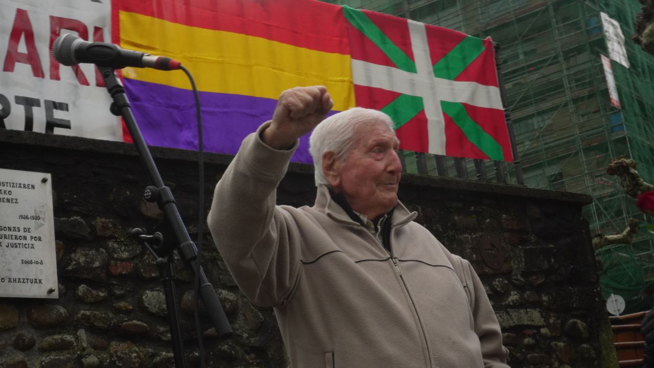 Arrigorriaga homenajea al camarada Luís Mari Ormazabal en su100 cumpleaños.